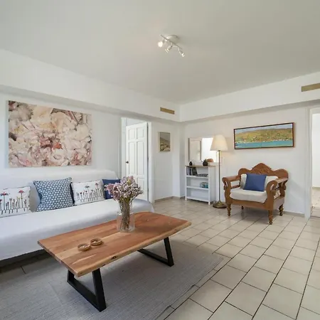Victoria's Summerhouse Apartment