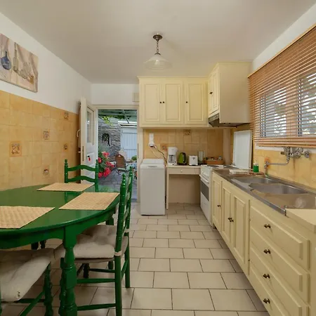 Victoria's Summerhouse